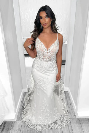 Mermaid V-Neck Sleeveless Elegant Wedding Dress With Court Train-Daisybridals