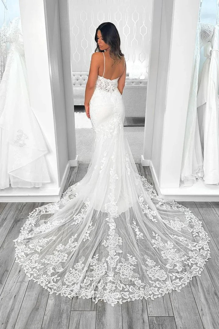 Mermaid V-Neck Sleeveless Elegant Wedding Dress With Court Train-Daisybridals