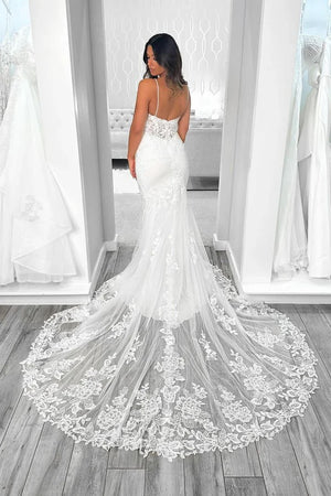 Mermaid V-Neck Sleeveless Elegant Wedding Dress With Court Train-Daisybridals