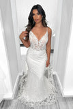 Mermaid V-Neck Sleeveless Elegant Wedding Dress With Court Train-Daisybridals